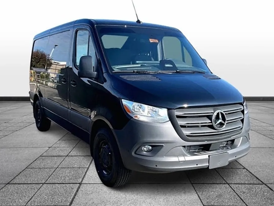 2025 Mercedes Benz Sprinter 2500 144 WB photo 1