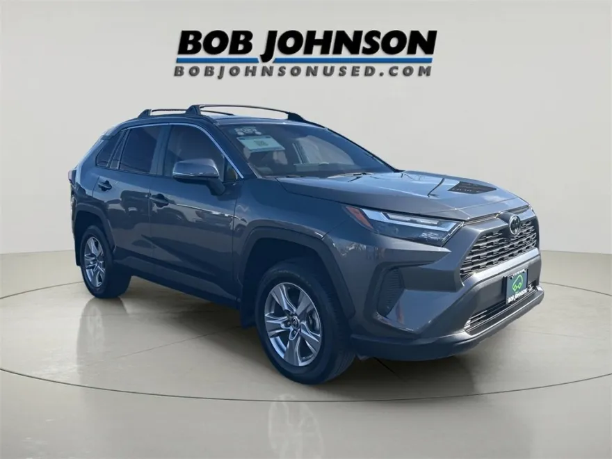2023 Toyota RAV4 XLE photo 1