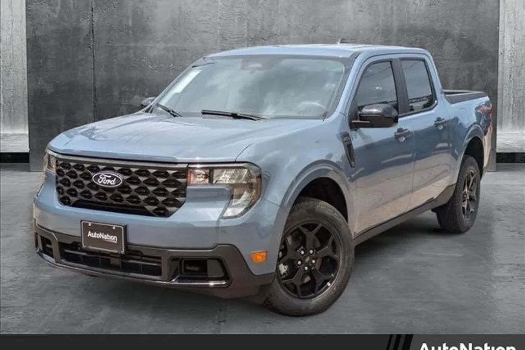 2025 Ford Maverick XLT photo 1