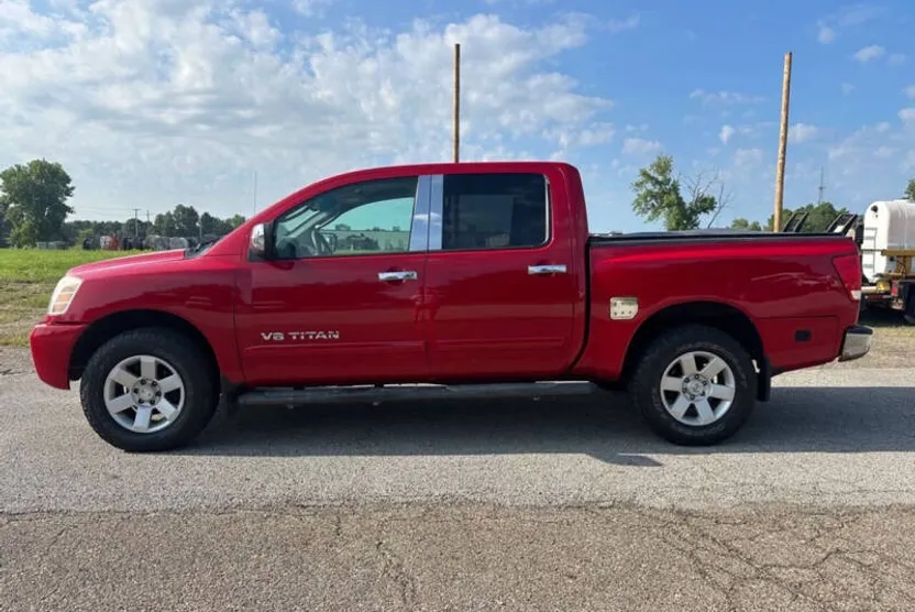 2005 Nissan Titan XE photo 1