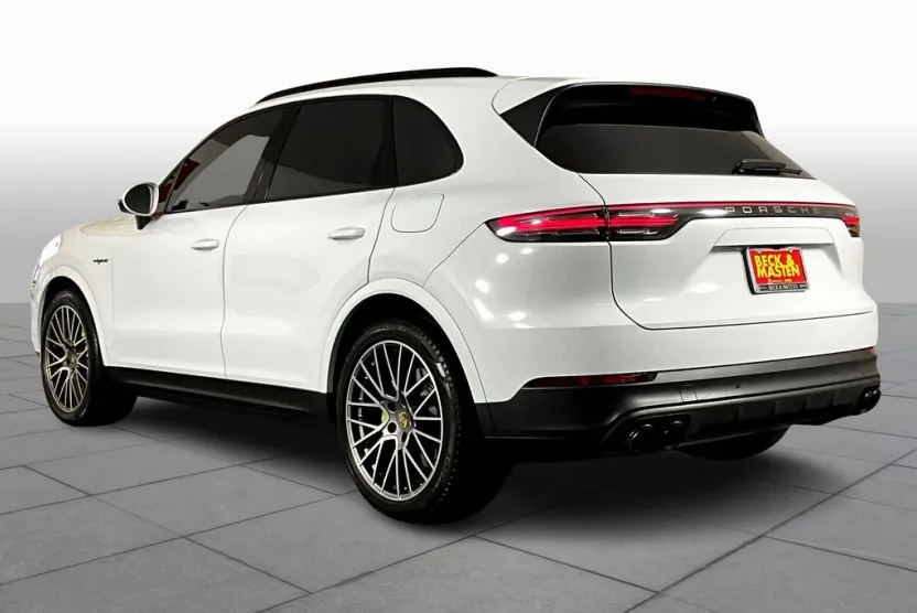 2023 Porsche Cayenne E-Hybrid Platinum Edition photo 1