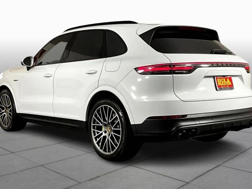 2023 Porsche Cayenne E-Hybrid Platinum Edition photo 1
