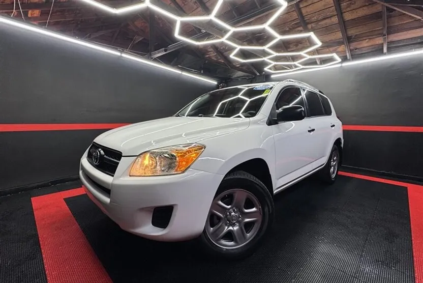 2011 Toyota RAV4 photo 1