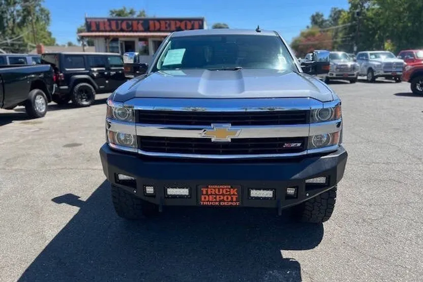 2015 Chevrolet Silverado 3500HD LTZ photo 1