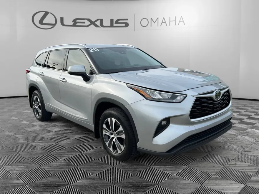 2020 Toyota Highlander XLE photo 1