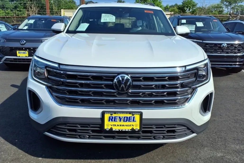 2026 Volkswagen Atlas SE Technology photo 1