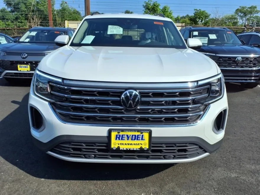 2026 Volkswagen Atlas SE Technology photo 1