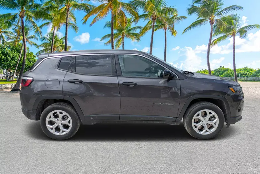 2024 Jeep Compass Sport photo 1