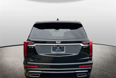 2025 Cadillac XT6 Luxury photo 3