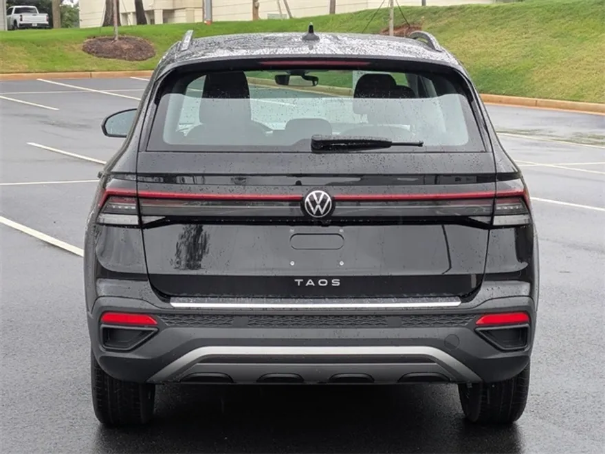 2025 Volkswagen Taos S photo 1