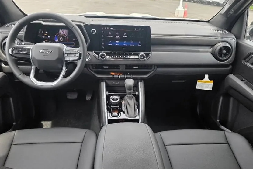 2025 Chevrolet Colorado Trail Boss photo 1