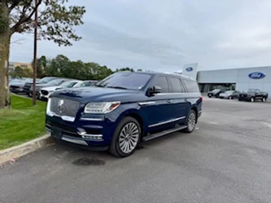 2019 Lincoln Navigator L Reserve photo 1
