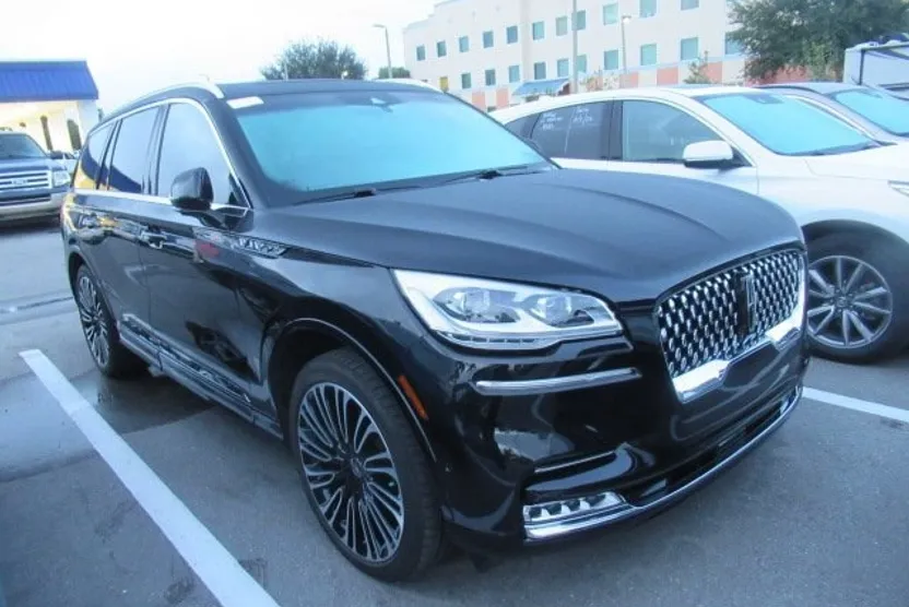 2023 Lincoln Aviator Black Label photo 1