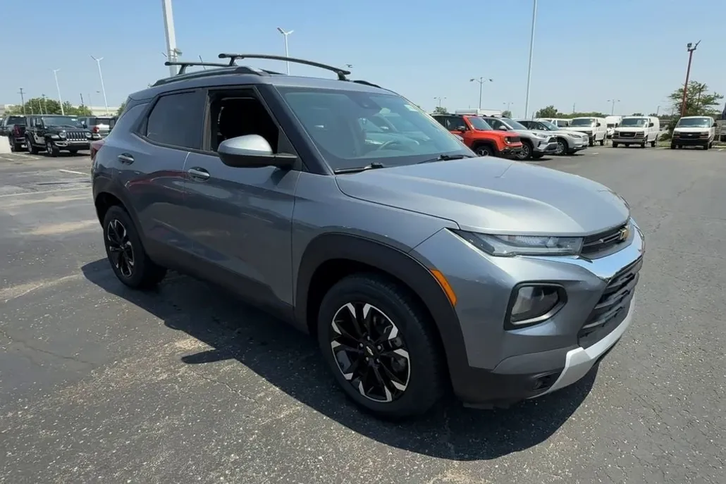 2022 Chevrolet Trailblazer LT photo 1