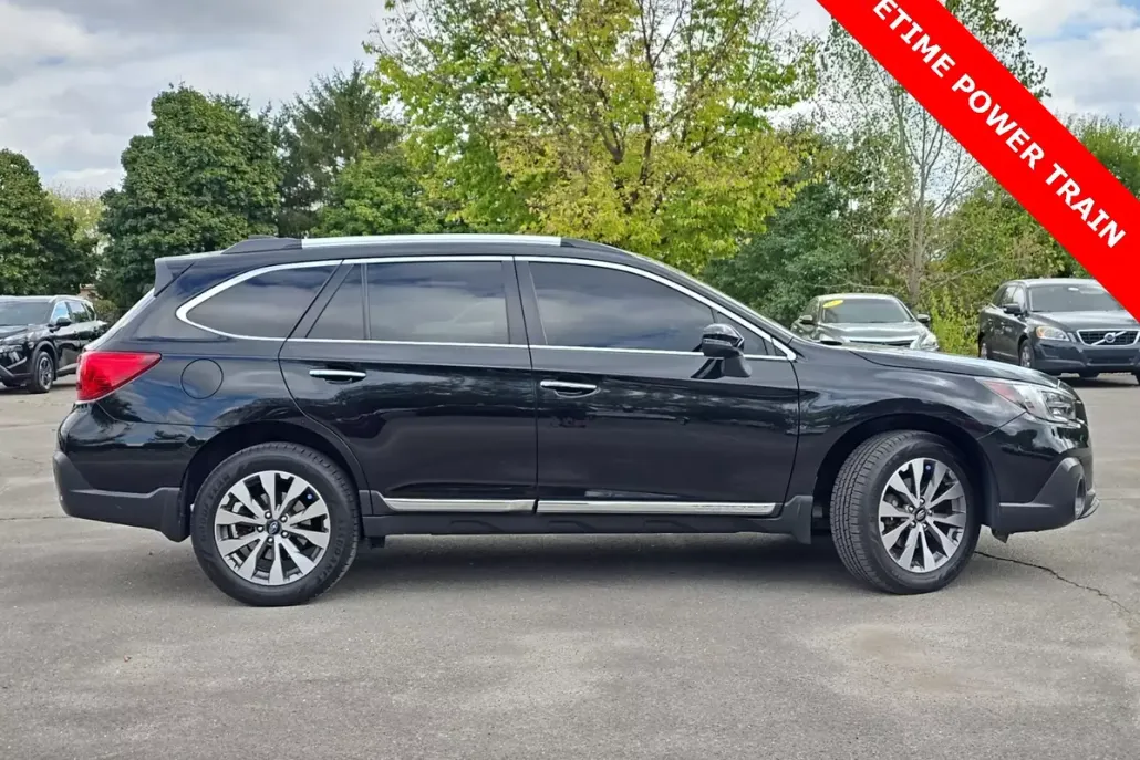 2018 Subaru Outback 2.5i Touring photo 1