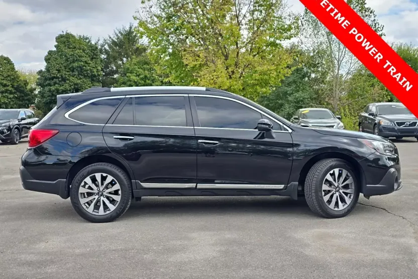 2018 Subaru Outback 2.5i Touring photo 1