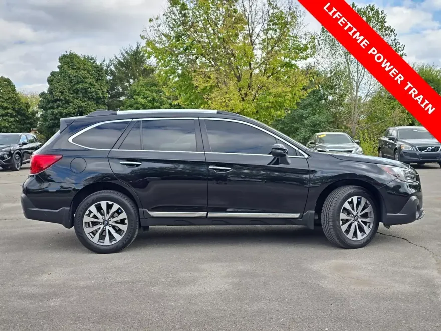 2018 Subaru Outback 2.5i Touring photo 1