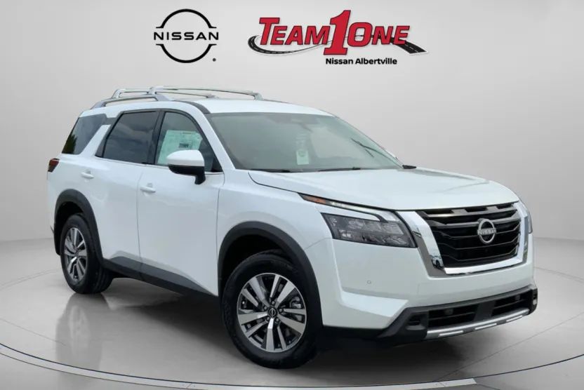 2025 Nissan Pathfinder SL photo 1