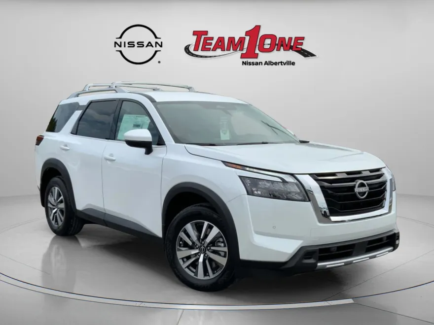 2025 Nissan Pathfinder SL photo 1