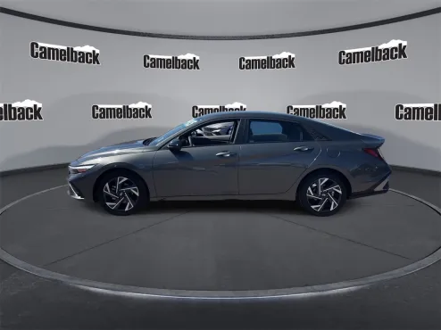 2025 Hyundai Elantra SEL Sport photo 4