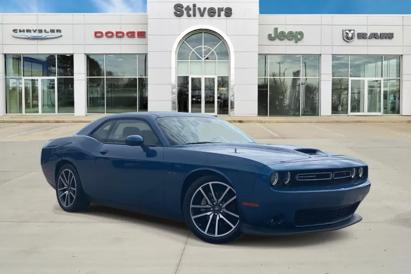 2023 Dodge Challenger R/T photo 1