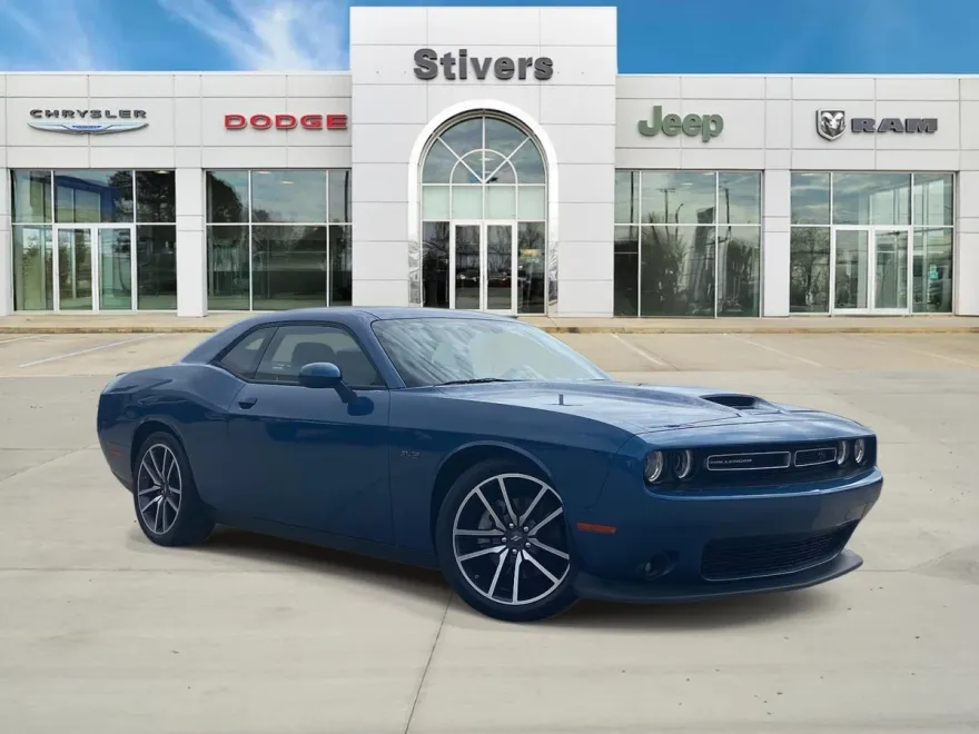 2023 Dodge Challenger R/T photo 1