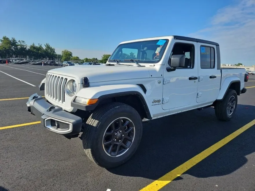 2023 Jeep Gladiator Overland photo 1