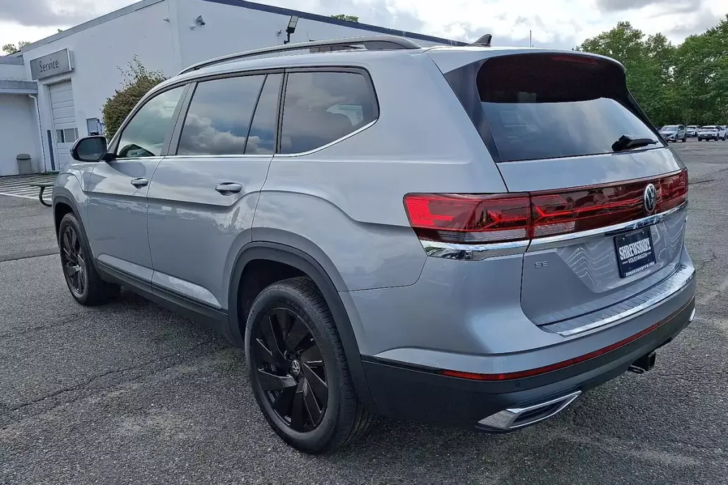 2026 Volkswagen Atlas SE Technology photo 1