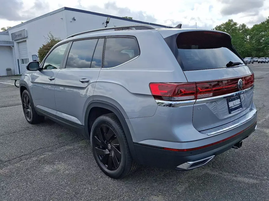 2026 Volkswagen Atlas SE Technology photo 1