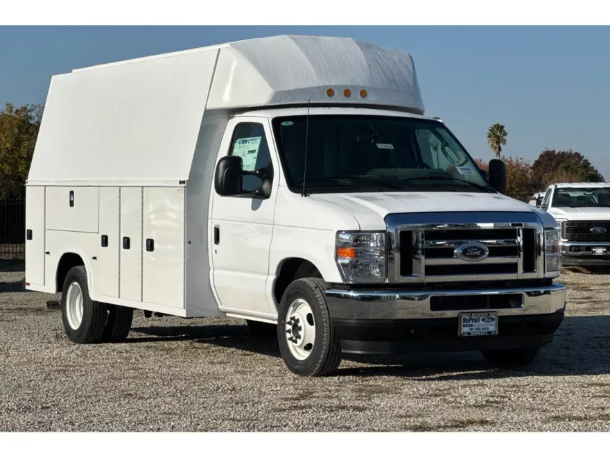 2025 Ford E-350 photo 1