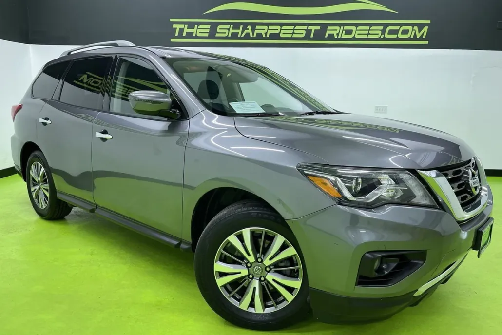 2020 Nissan Pathfinder SV photo 1