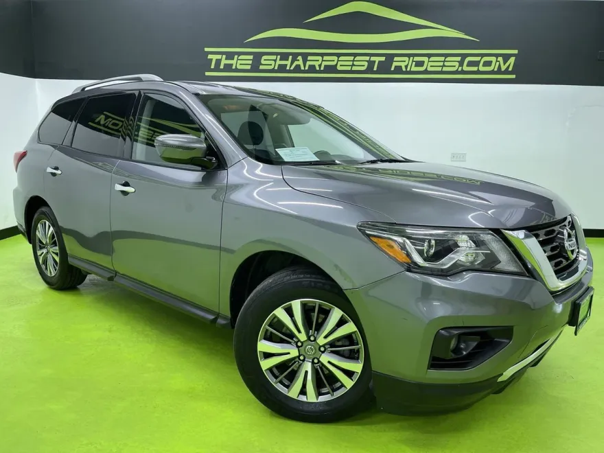 2020 Nissan Pathfinder SV photo 1