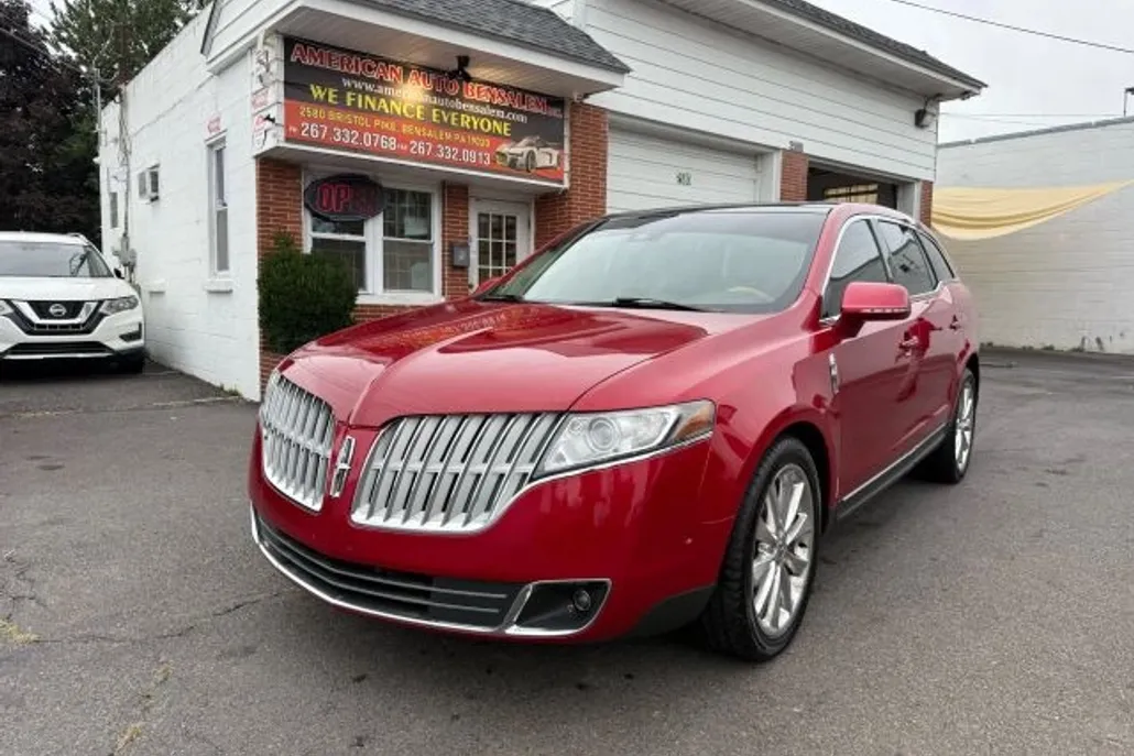 2012 Lincoln MKT EcoBoost photo 1