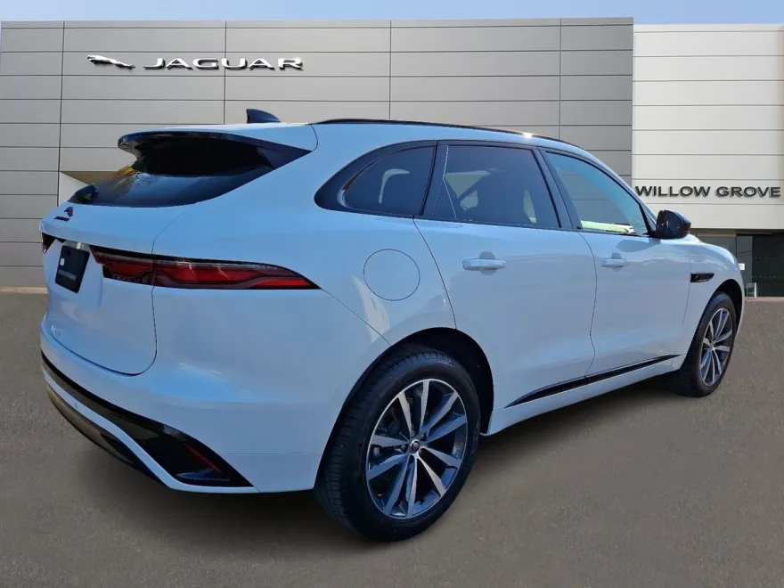 2025 Jaguar F-PACE R-Dynamic S P250 photo 2