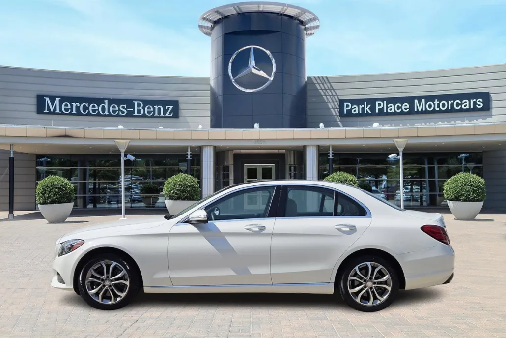 2015 Mercedes Benz C 300 Sedan photo 1
