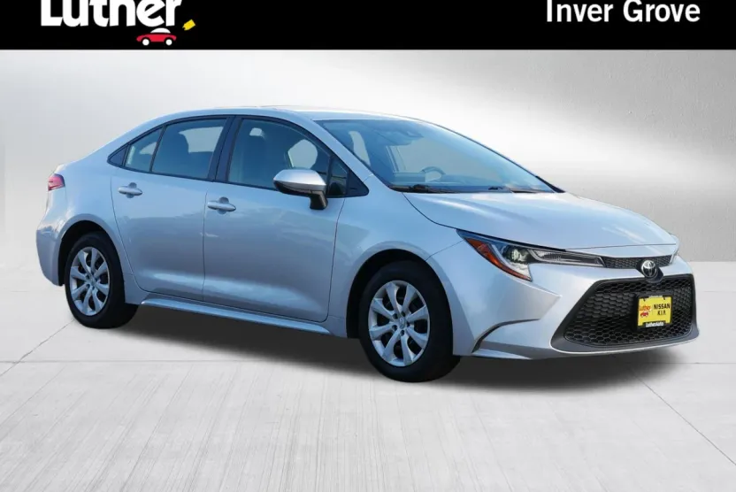 2022 Toyota Corolla LE photo 1