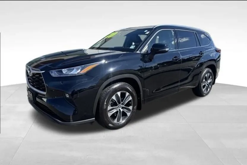 2020 Toyota Highlander XLE photo 1