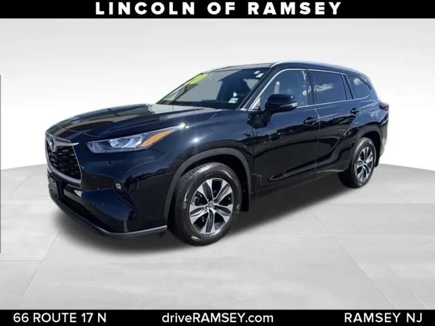2020 Toyota Highlander XLE photo 1