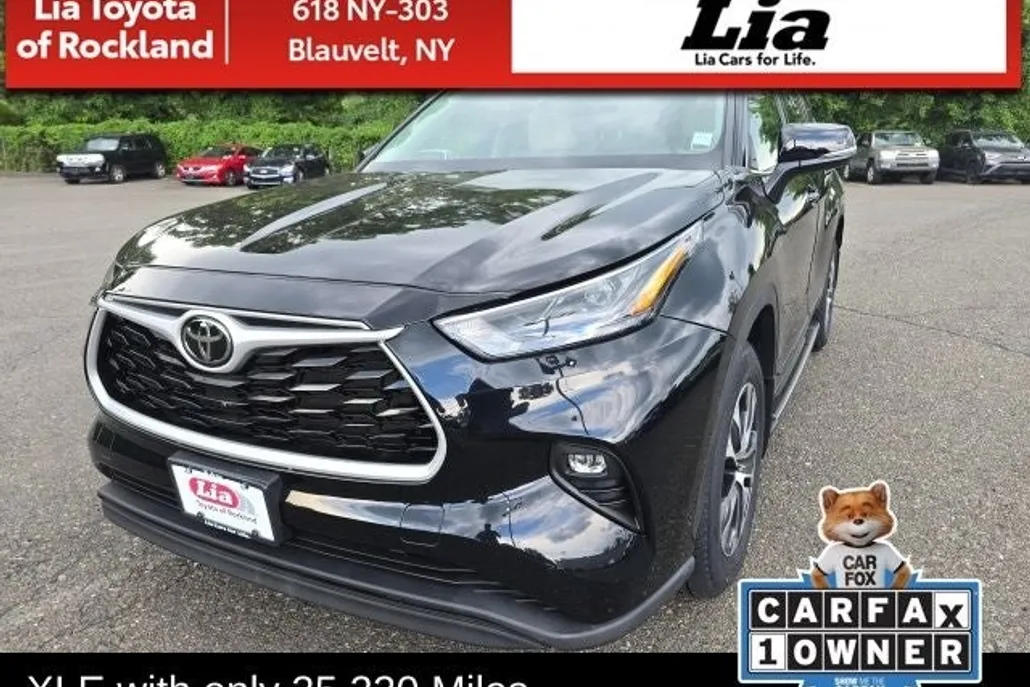 2022 Toyota Highlander XLE photo 1