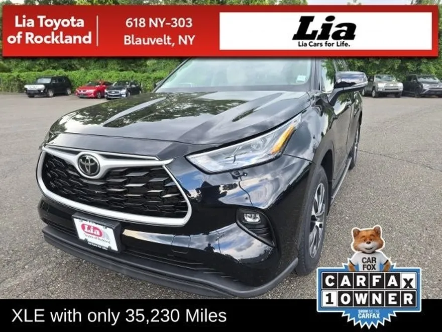 2022 Toyota Highlander XLE photo 1