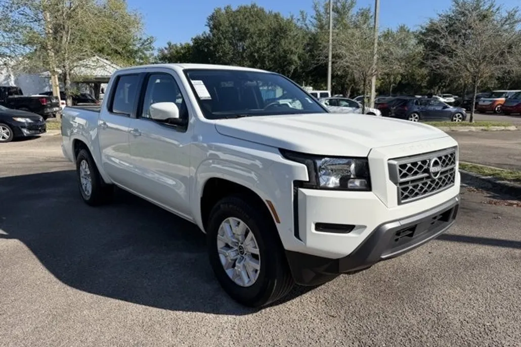 2023 Nissan Frontier SV photo 1