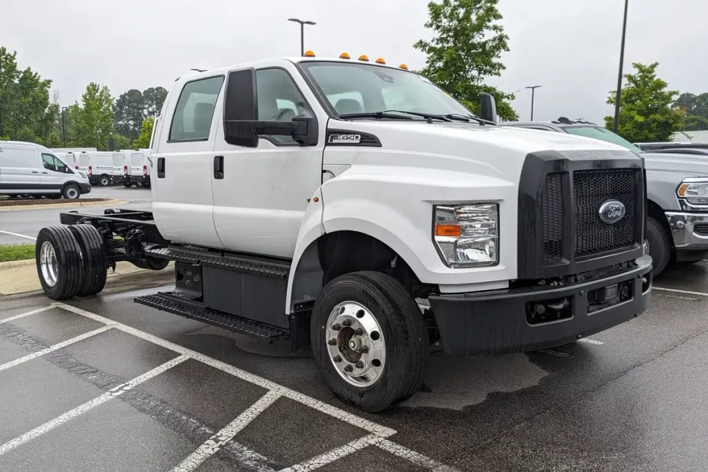 2021 Ford F-650 SuperCab photo 1