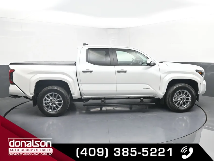 2024 Toyota Tacoma SR5 photo 1