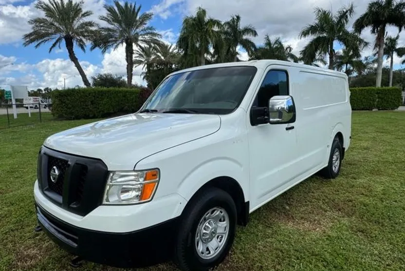 2015 Nissan NV3500 HD Cargo SV photo 1
