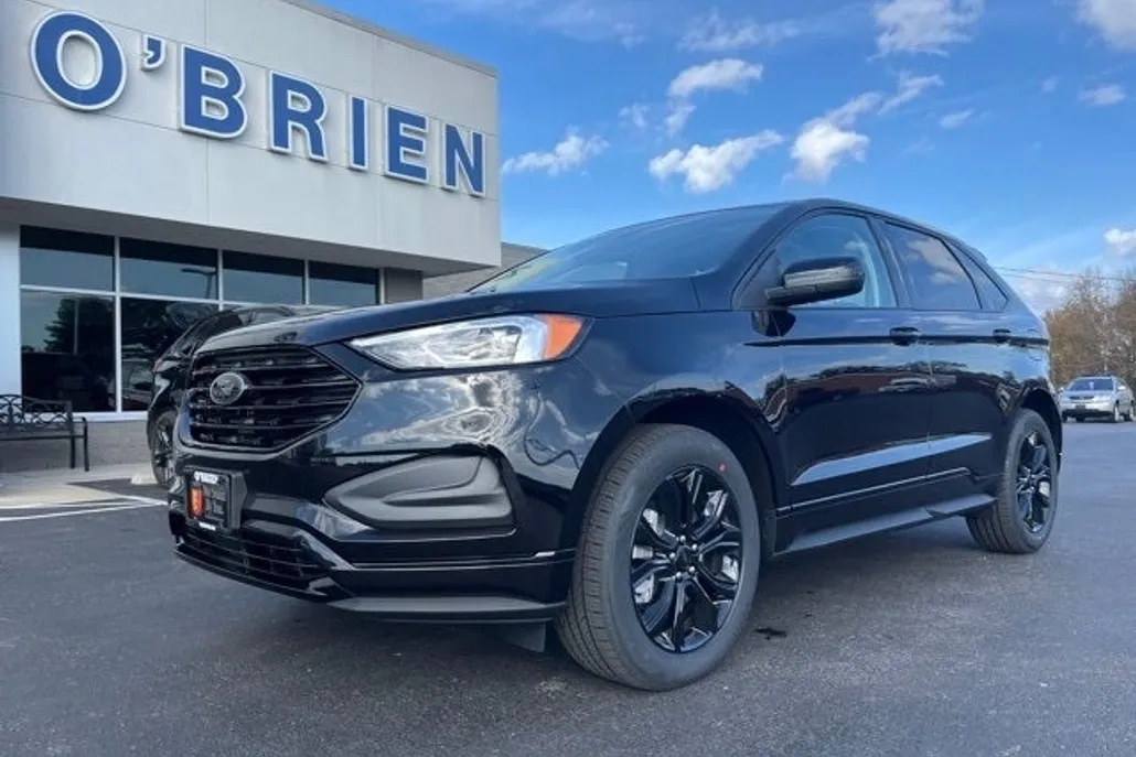 2024 Ford Edge SE photo 1