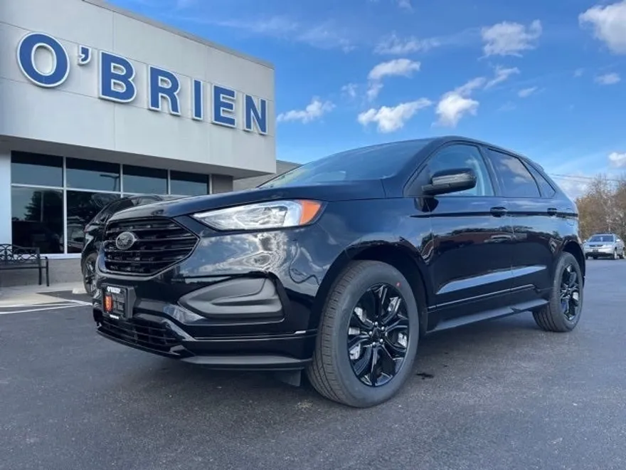 2024 Ford Edge SE photo 1