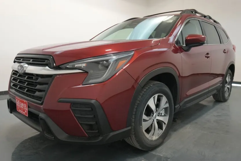 2025 Subaru Ascent Premium photo 1