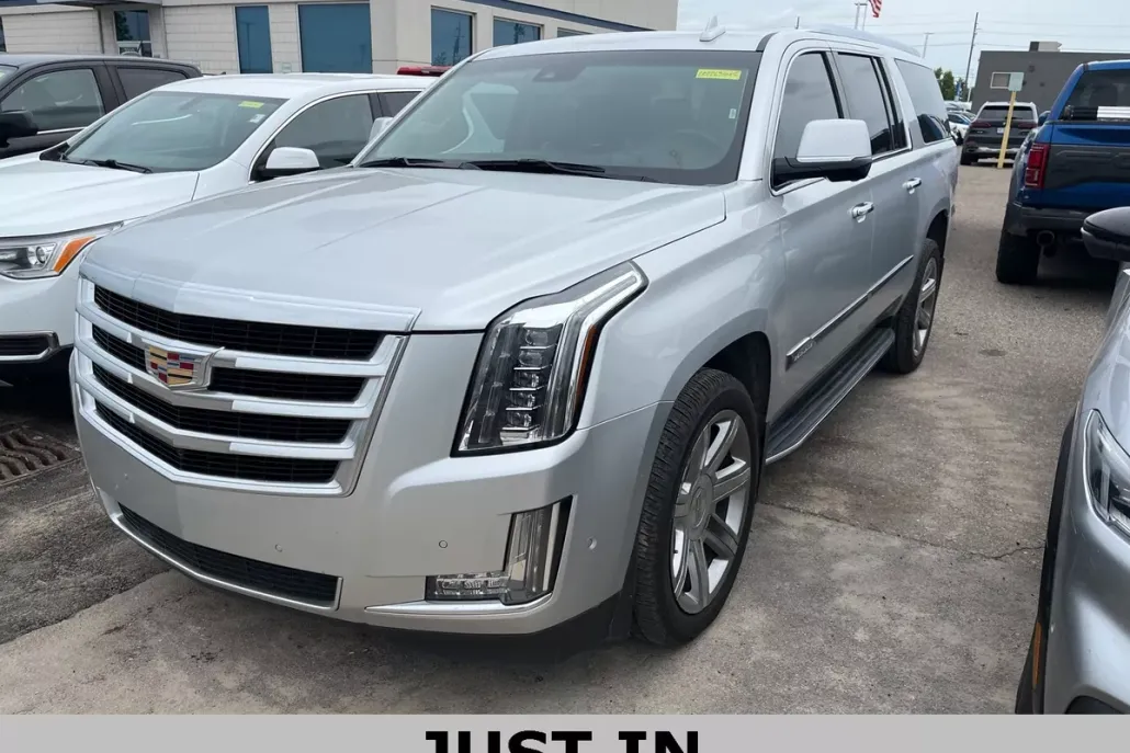 2020 Cadillac Escalade ESV Luxury photo 1