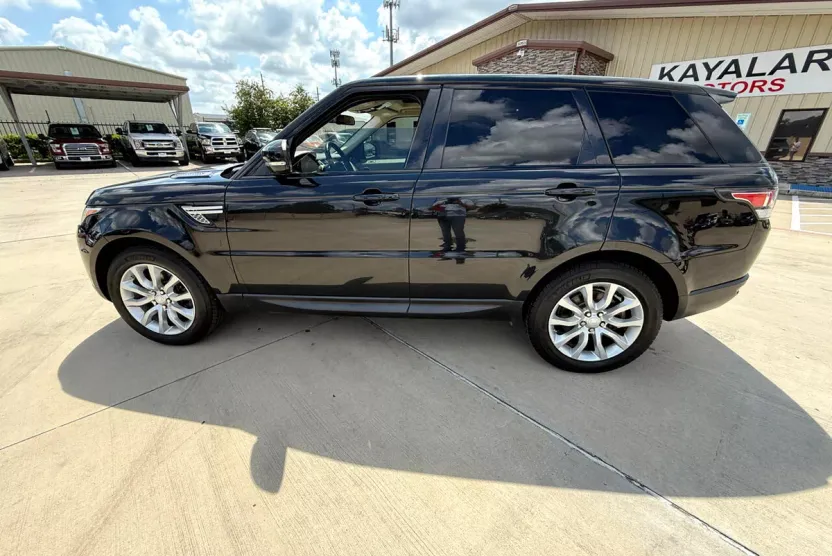2016 Land Rover Range Rover Sport HSE photo 1