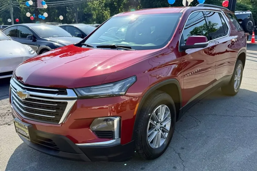 2023 Chevrolet Traverse Leather photo 1